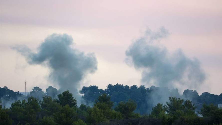 Israeli artillery shelling in the outskirts of the town of Aita al-Shaab