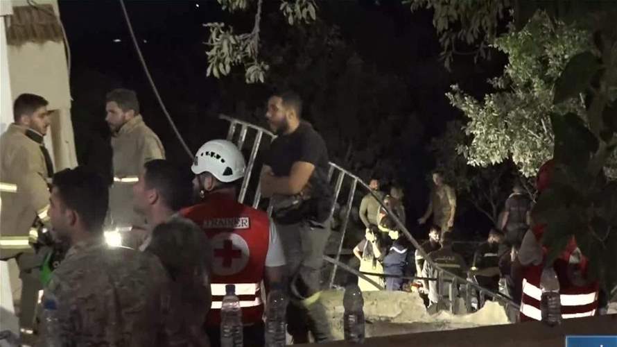 Civil Defense recovers a seventh body from collapsed building in Mansourieh