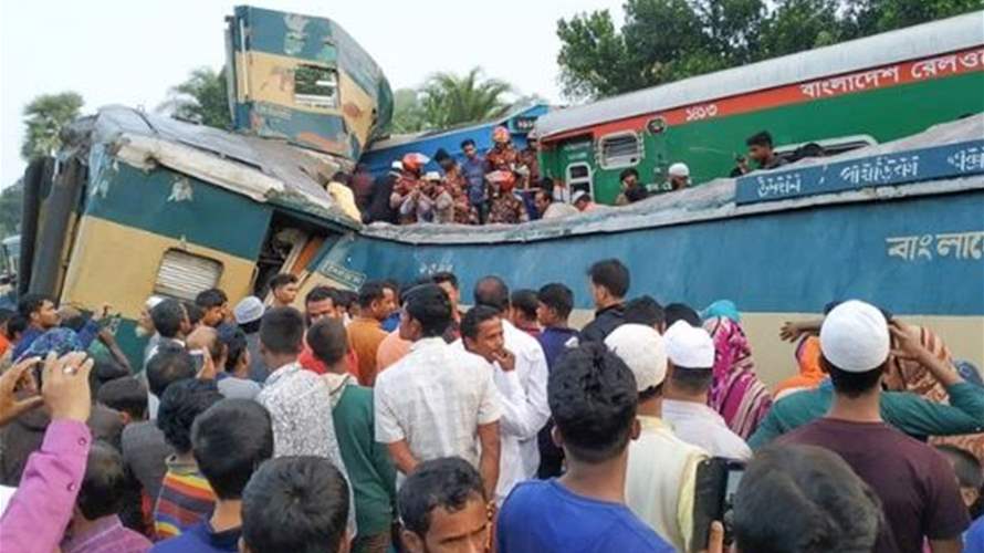  15 قتيلا على الأقل ونحو مئة جريح في اصطدام قطارين في بنغلادش