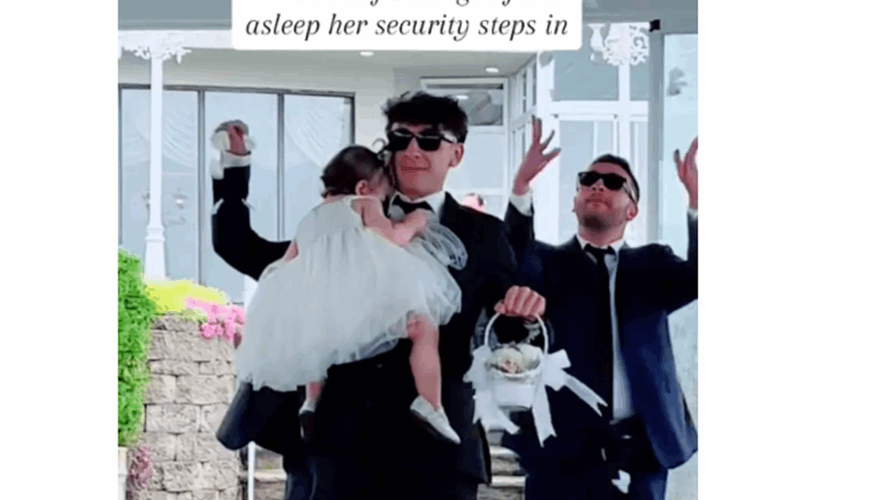 "عندما تغفو فتاة الزهور يتدخل الأمن"... فيديو طريف لـ"رجال الزهور":أنقذوا الزفاف بأسلوب مضحك! (فيديو)