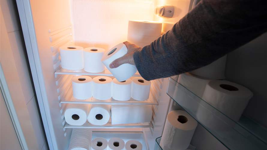 ظاهرة غريبة... لماذا يضع الناس مناديل الحمام في الثلاجة؟!