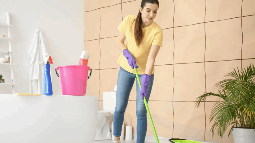 من إزالة الغبار الى تنظيف المرحاض... هل تساعد الأعمال المنزلية في حرق السعرات الحرارية؟!