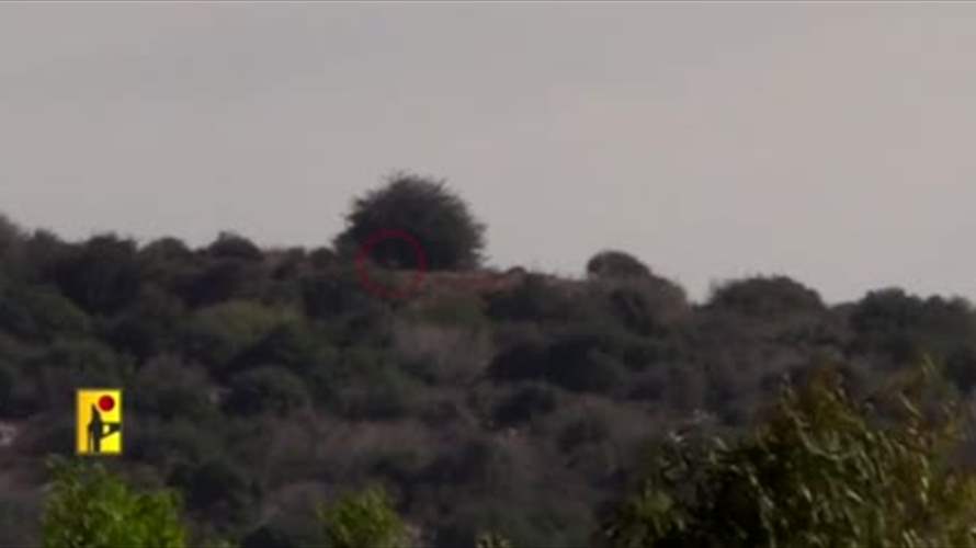 حزب الله يعرض مشاهد من عملية إستهدافه تموضعًا لجنود الجيش الإسرائيلي قرب موقع العاصي مقابل بلدة ميس الجبل عند الحدود اللبنانية الفلسطينية (فيديو)