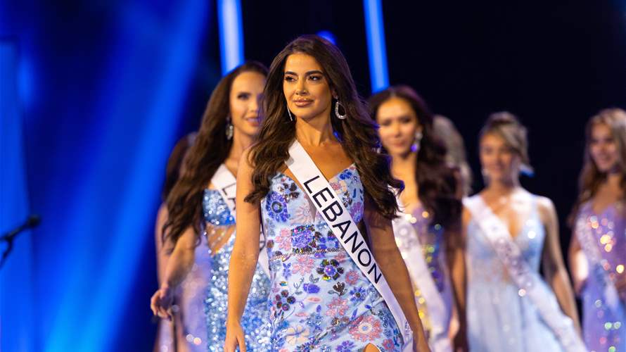 مع الأرزة اللبنانية... إطلالة ملوكية في Miss Universe لمايا أبو الحسن قبل المسابقة النهائية (صور)