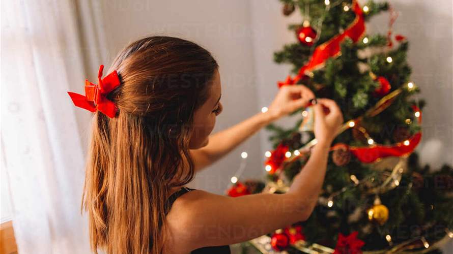 "أحتاج 3 أشهر لوضع زينة الميلاد في منزلي"... لن تصدقوا عدد الأشجار التي تضعها هذه السيدة في بيتها! (صور)