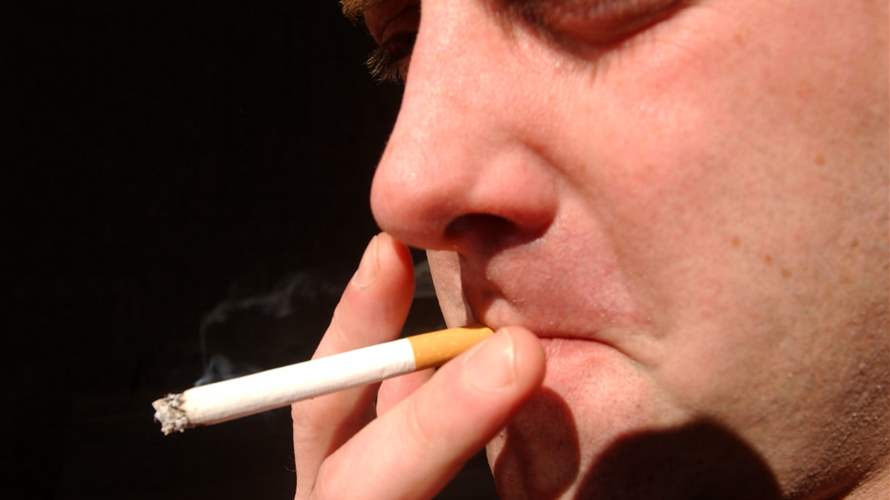 فرنسا ترفع أسعار السجائر قريباً وتحظر التدخين على الشواطئ وفي الحدائق العامة