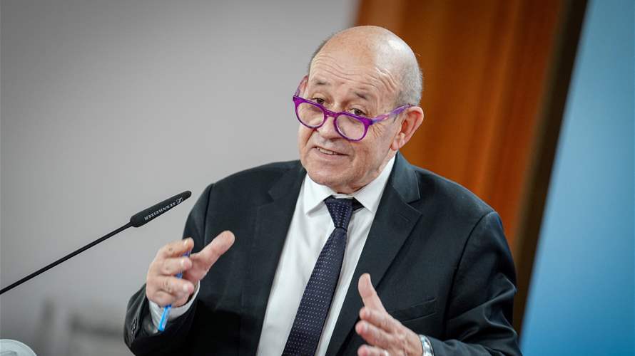 Le Drian to visit Lebanon next month