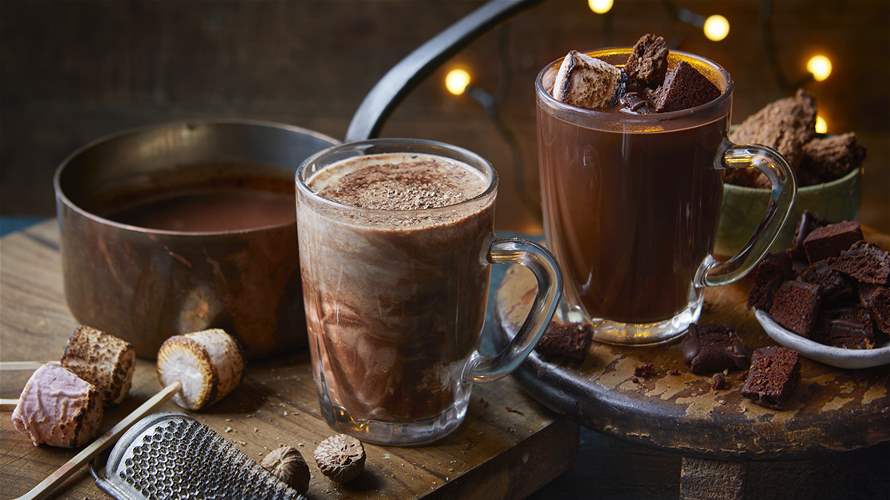 كيف أصبح الشوكولا الساخن مشروب الشتاء المفضل؟
