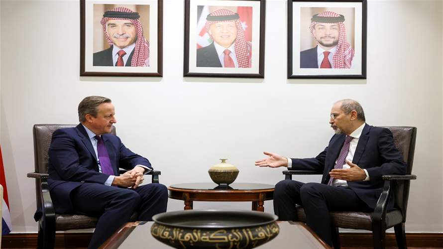 وزير الخارجية البريطاني يبحث مع الصفدي في عمان جهود وقف النار في غزة