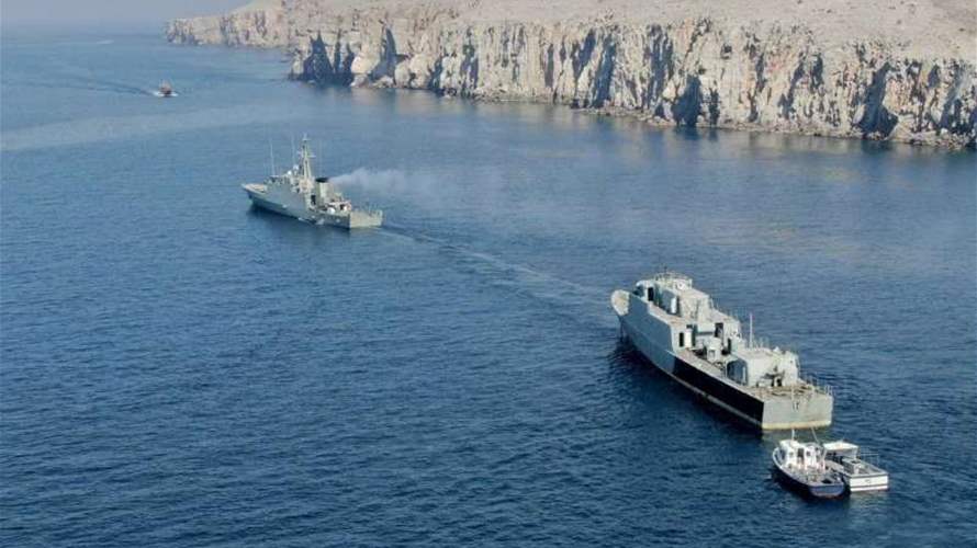 مسلحون يصعدون إلى ناقلة نفط قبالة سواحل عمان وفقدان الإتصال بها
