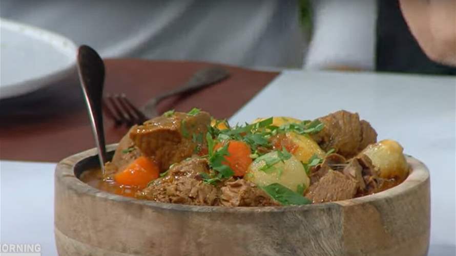 تعلموا تحضير يخنة اللحم مع الأرز والخضار بطريقة لذيذة مع الشيف حنا طويل! (فيديو)