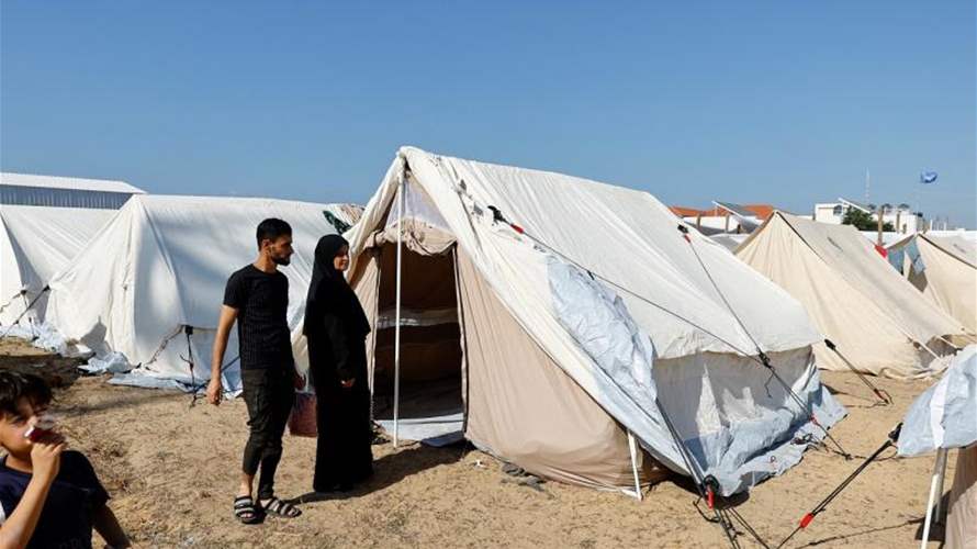 عرس فلسطيني في خيمة حزينة بعد انهيار منزلي العروسين في القصف بغزة (صورة)