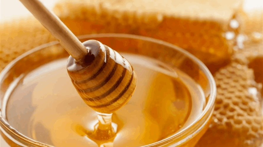 إذا كنتم تعانون من السعال... اعتمدوا تناول العسل بهذه الطريقة!