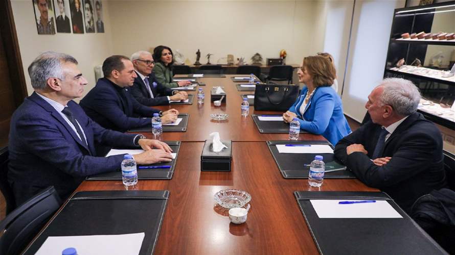 رئيس الكتائب التقى السفيرة الأميركية: لضرورة حماية لبنان وتحييده ومنع توريطه في الحرب