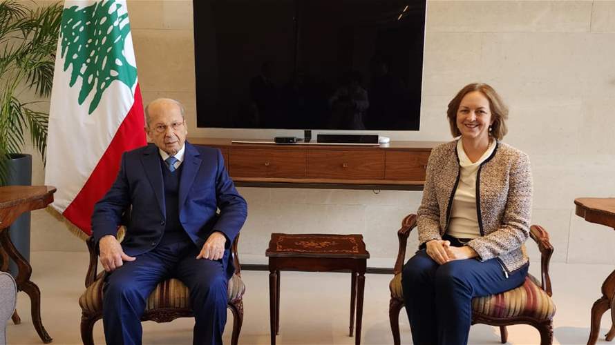 لقاء بين الرئيس ميشال عون وسفيرة الولايات المتحدة الأميركية الجديدة لدى لبنان السيدة ليزا جونسون في زيارة  تعارف