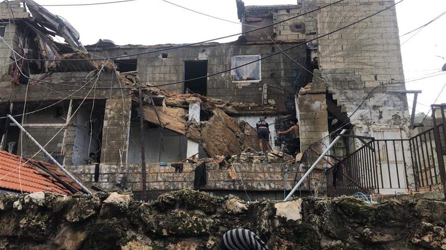 Breaking: Building collapses near al-Madina al Riyadiya