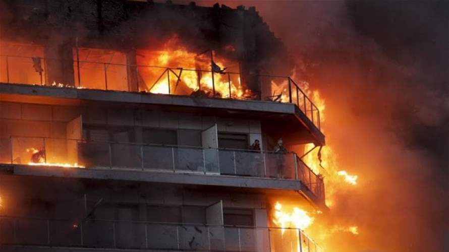 قتلى ومفقودون في حريق اجتاح مبنى سكنيًا في شرق إسبانيا