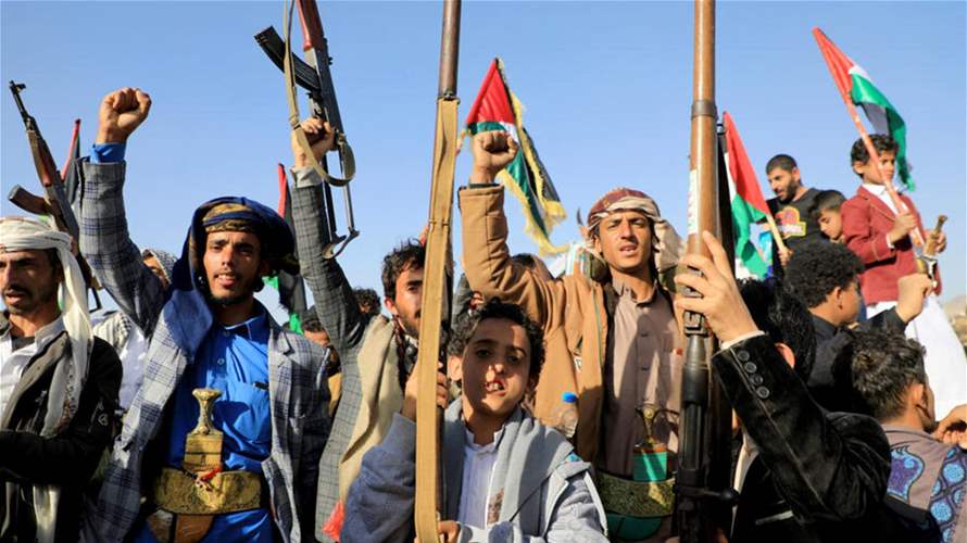الحوثيون يعلنون سقوط أول قتيل مدني في ضربات أميركية بريطانية في اليمن