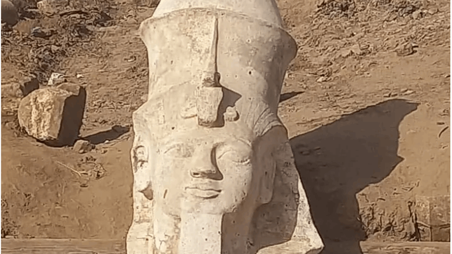 الكشف عن جزء علوي لتمثال للملك رمسيس الثاني بمحافظة المنيا في مصر