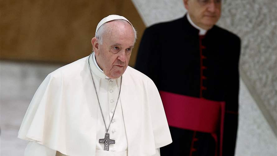 Pope Francis again condemns 'madness of war'