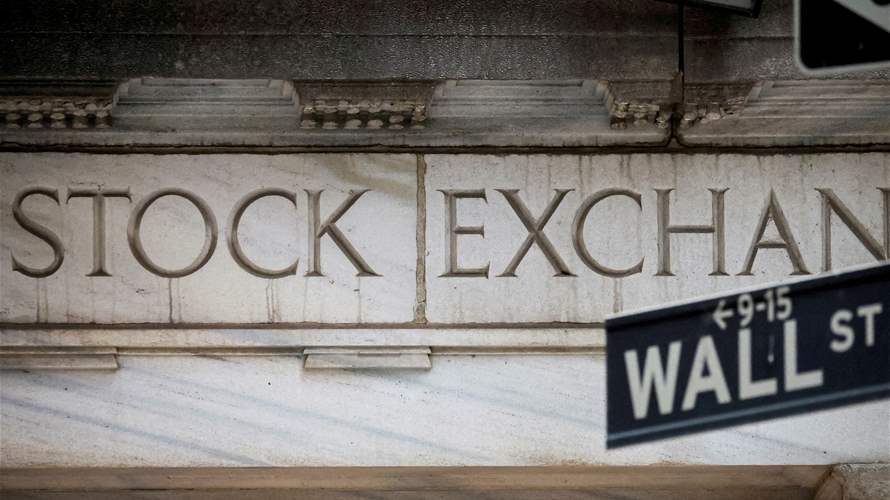 Wall Street's main stock indexes gain ground after Federal Reserve keeps rates unchanged