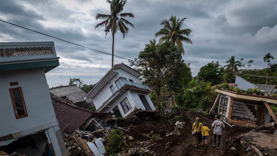 Magnitude 6.5 quake strikes off Indonesia's Java island