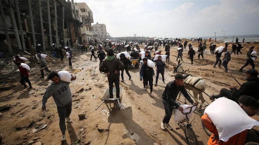 مقتل خمسة أشخاص خلال توزيع مساعدات في غزة 