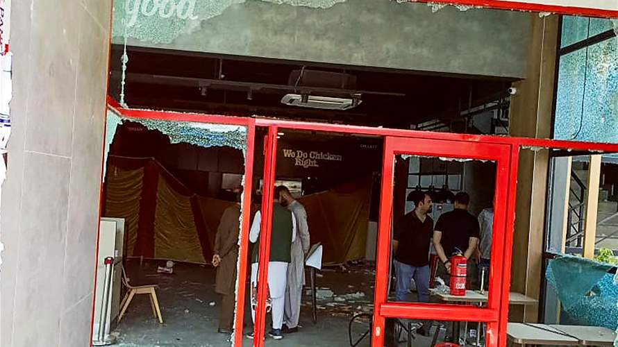بعد إحراق مطعم "كي اف سي"... توقيف 50 متظاهراً مؤيّداً لغزة في باكستان 