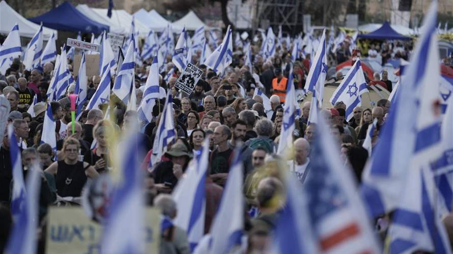 إسرائيليون يتظاهرون ضد نتانياهو بعد نصف عام من الحرب