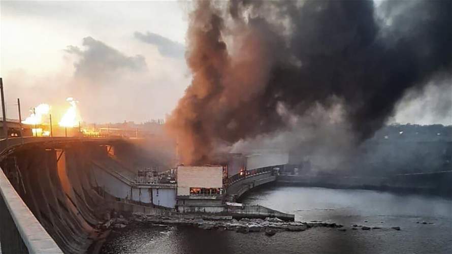 هجمات روسية على جنوب أوكرانيا تسببت بنشوب حريق في منشأة للطاقة