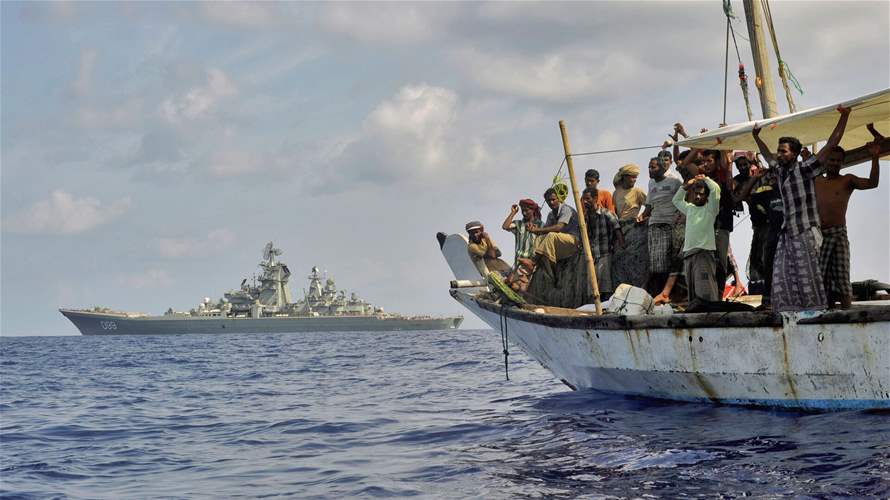 قراصنة صوماليون يطلقون سفينة مخطوفة بعد دفع فدية