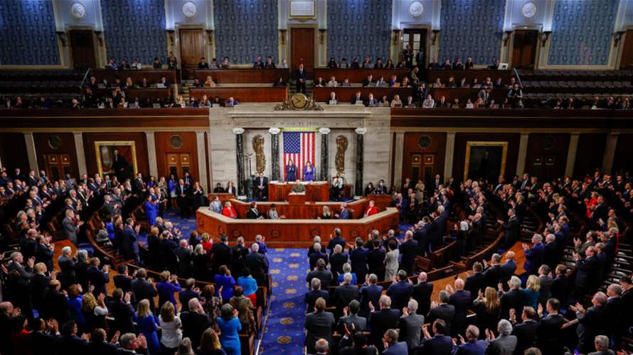 السناتور تشاك شومر: مجلس الشيوخ الأميركي سيدرس اقتراحًا للنظر في مساعدات للأمن القوميّ لأوكرانيا وإسرائيل وتايوان