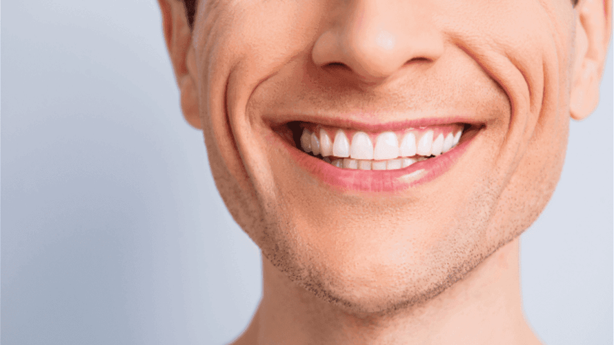 "لسان نظيف لفمٍ منعش"... إليكم هذه الطرق السهلة للحفاظ على ابتسامة صحية 