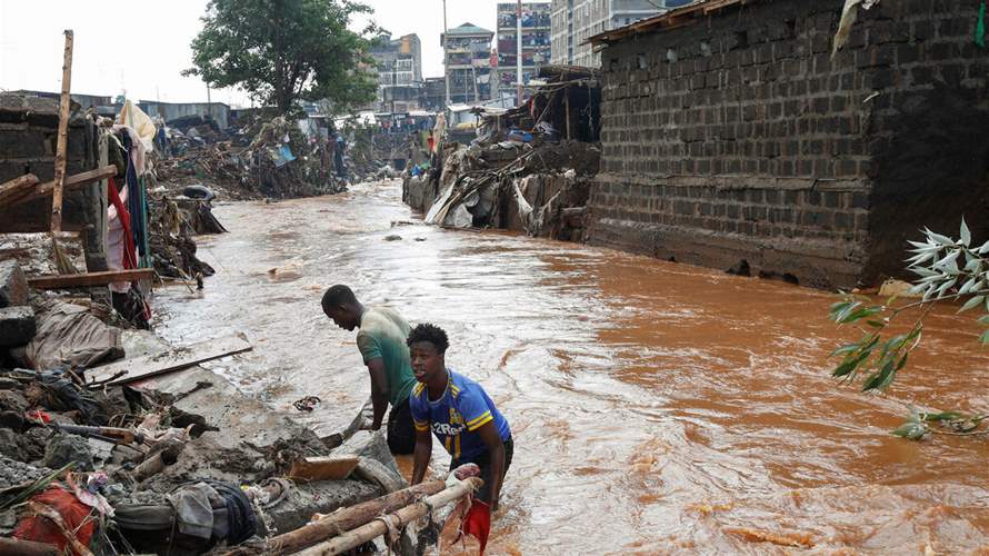 Floods kill at least 45 in central Kenya after dam bursts