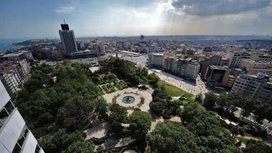 السلطات التركية تطوّق ساحة تقسيم في اسطنبول عشية الأول من أيار