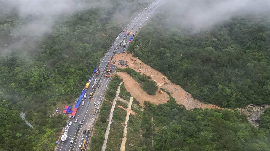 انهيار طريق سريع في جنوب الصين... ومقتل 48 شخصاً 