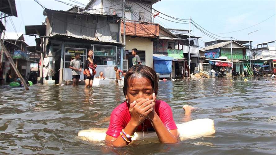 إندونيسيا: الفيضانات والانهيارات الأرضية تسببت في مقتل 14 شخصا