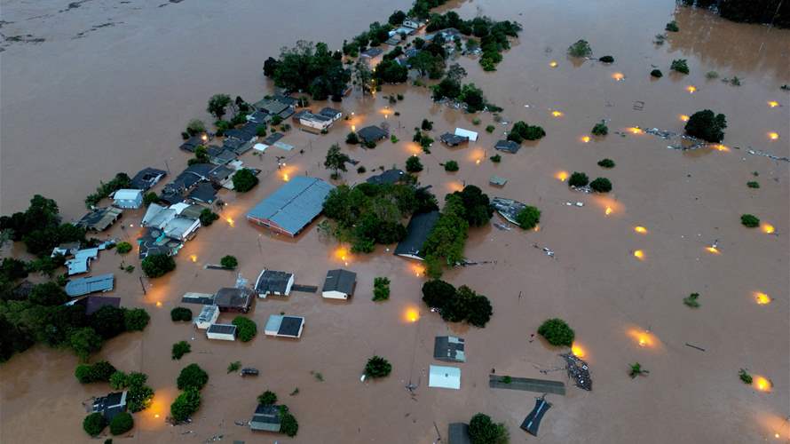 قتلى ومفقودون جراء الفيضانات في جنوب البرازيل... وسدود قد تنفجر