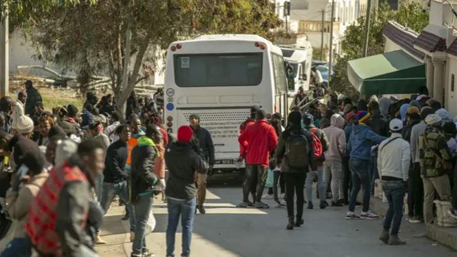 إجلاء قسري لمئات المهاجرين من مخيمات في تونس: "مؤامرة لتغيير التركيبة الديموغرافية"