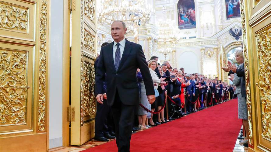 Vladimir Putin sworn in as president for a fifth term