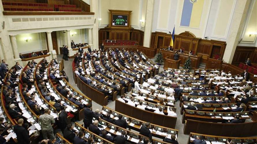 البرلمان الأوكرانيّ يقر مشروع قانون يسمح بتجنيد مساجين
