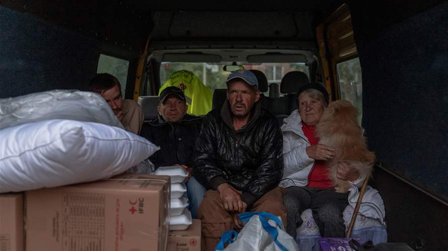 إجلاء أكثر من أربعة آلاف شخص من منطقة خاركيف الأوكرانية 