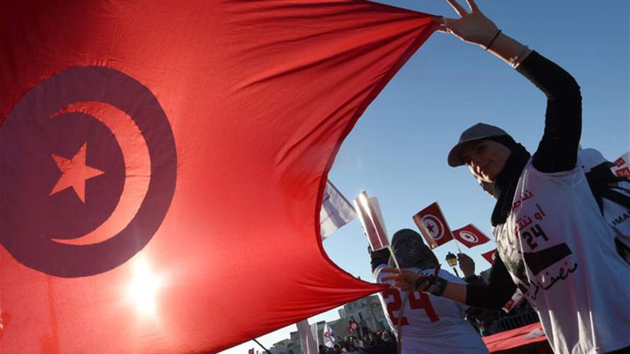 Hundreds protest in Tunisia to demand a date for fair presidential elections