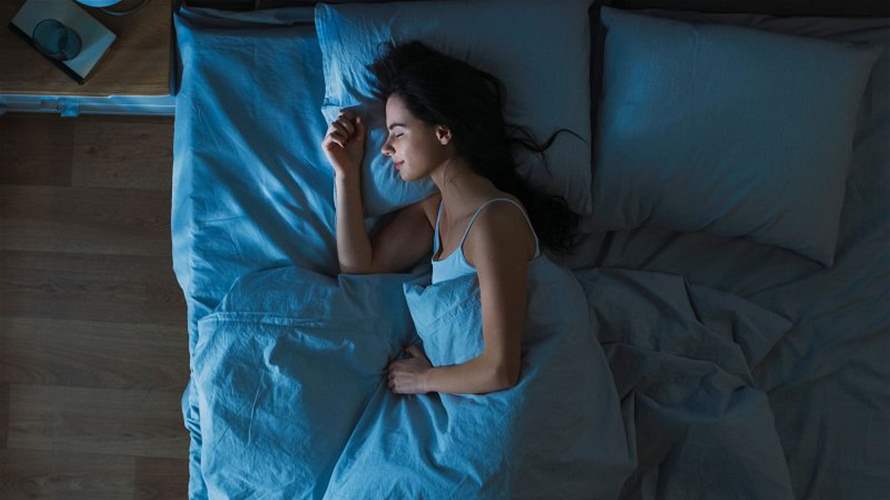 حيلة بسيطة قد تساعدكم على النوم بشكل أسرع... إليكم ما كشفه أحد الأطباء! (فيديو)