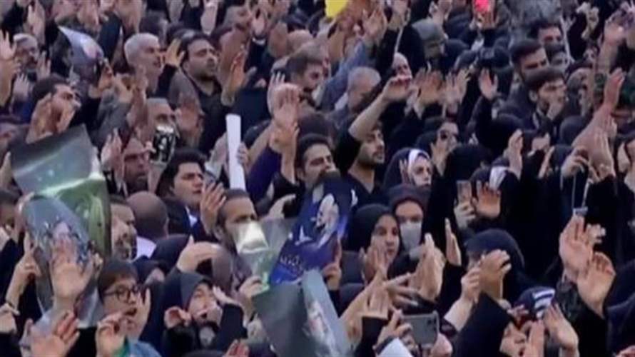 هكذا ودّع الآلاف الرئيس الإيراني إلى مثواه الأخير