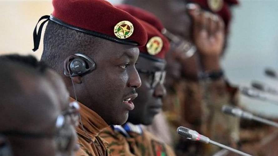 تمديد النظام العسكري الانتقالي في بوركينا فاسو خمسة أعوام إضافية