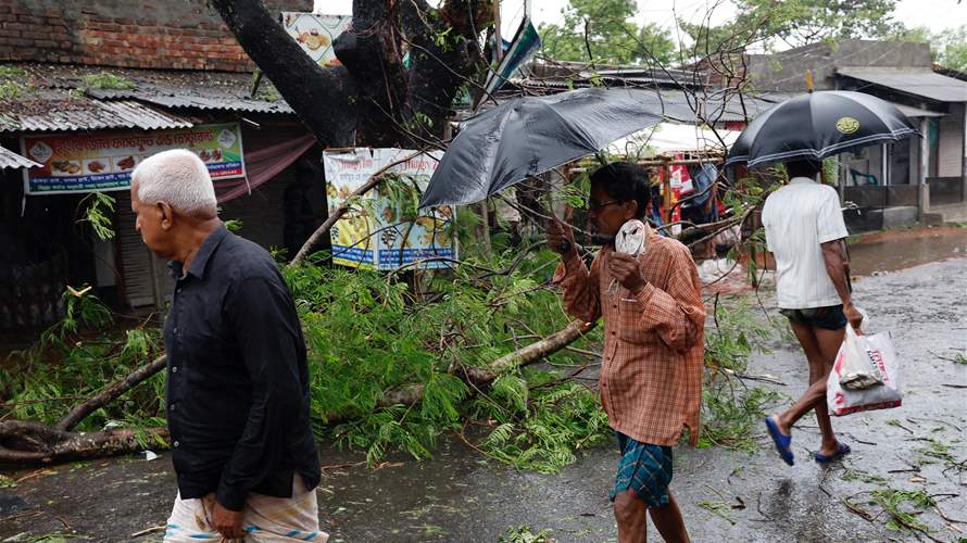 Cyclone Remal snaps power links to millions in India and Bangladesh