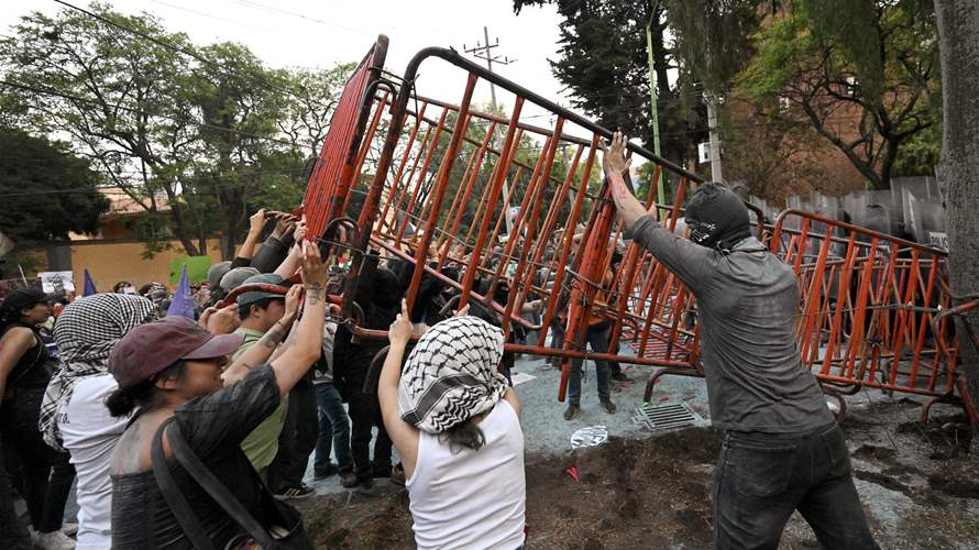 Clashes erupt during protest at Israeli Embassy in Mexico