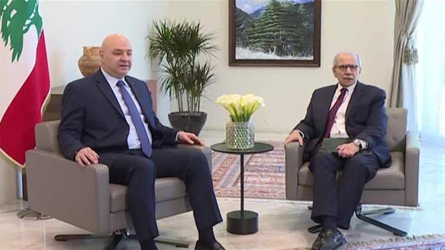 دخان التّشكيل الأبيض تصاعد من قصر بعبدا
