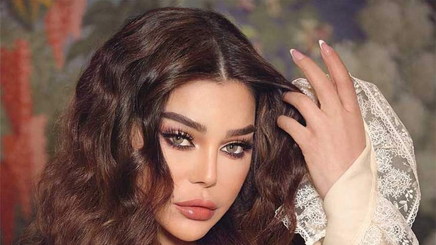 هيفاء وهبي في إطلالة خلابة... هكذا عايدت متابعيها (صورة)